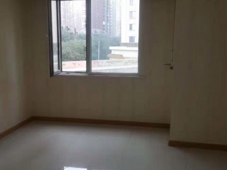 奥园国际城 4楼 80平 南北精装 地热